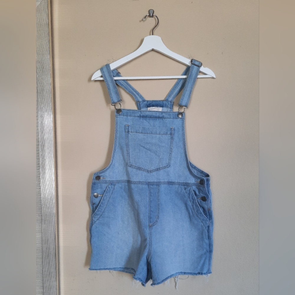 Universal Thread Light Wash Denim Short Overalls